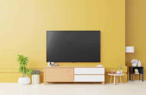 Сколько стоит реальный ремонт телевизора: истории с паяльником, разводом и неожиданными успехами